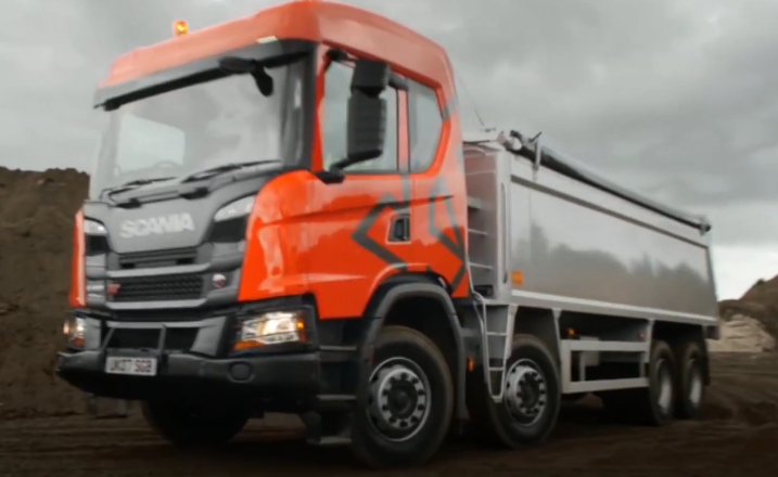 Scania P420, четырехосный самосвал